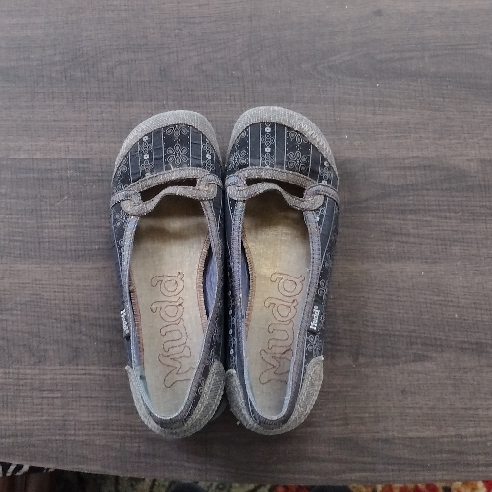 Y2K Vintage Boho Grunge MUDD Fabric Flats, Metallic Accents, 7.5M